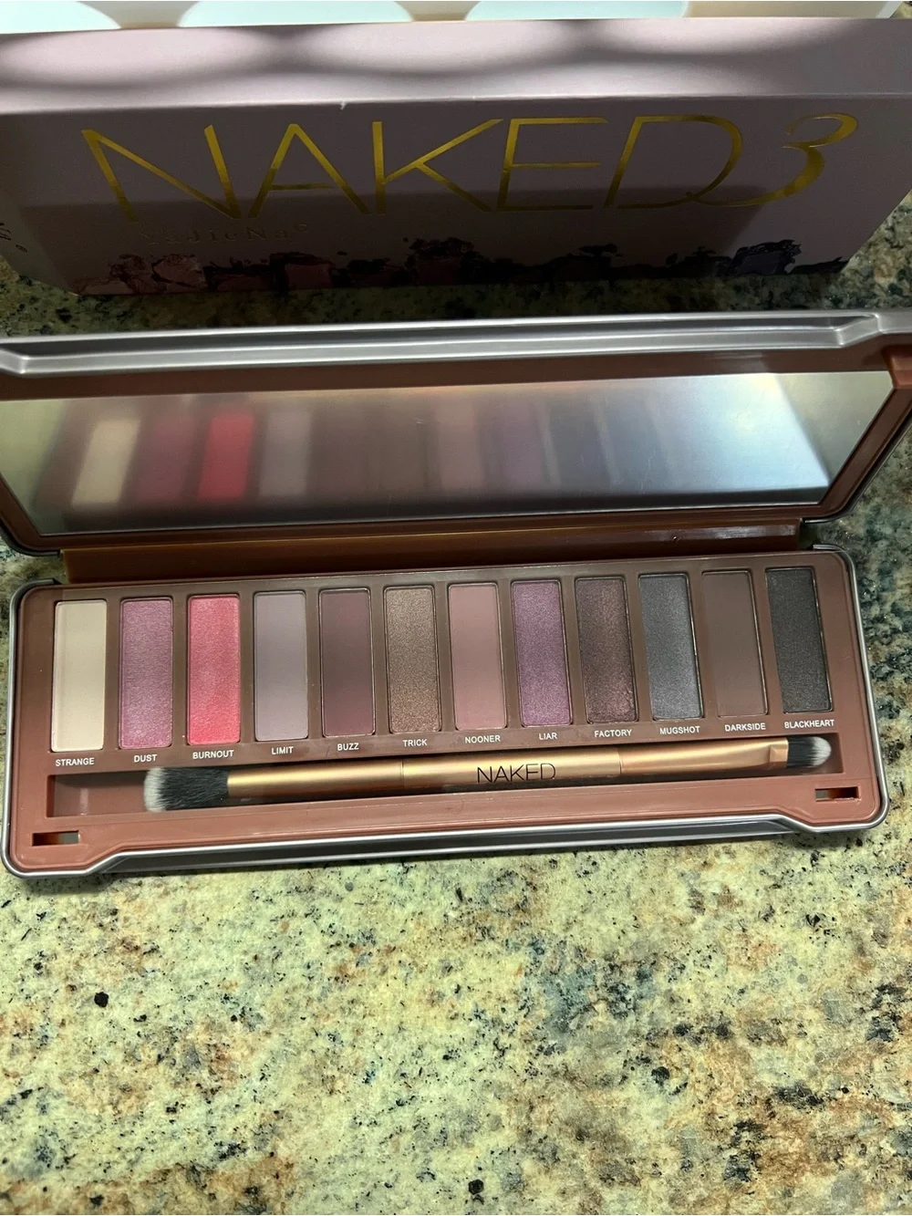 naked cosmetics NAKED3 Dusty Rose Eyeshadow Palette - Rose Taupe Mix